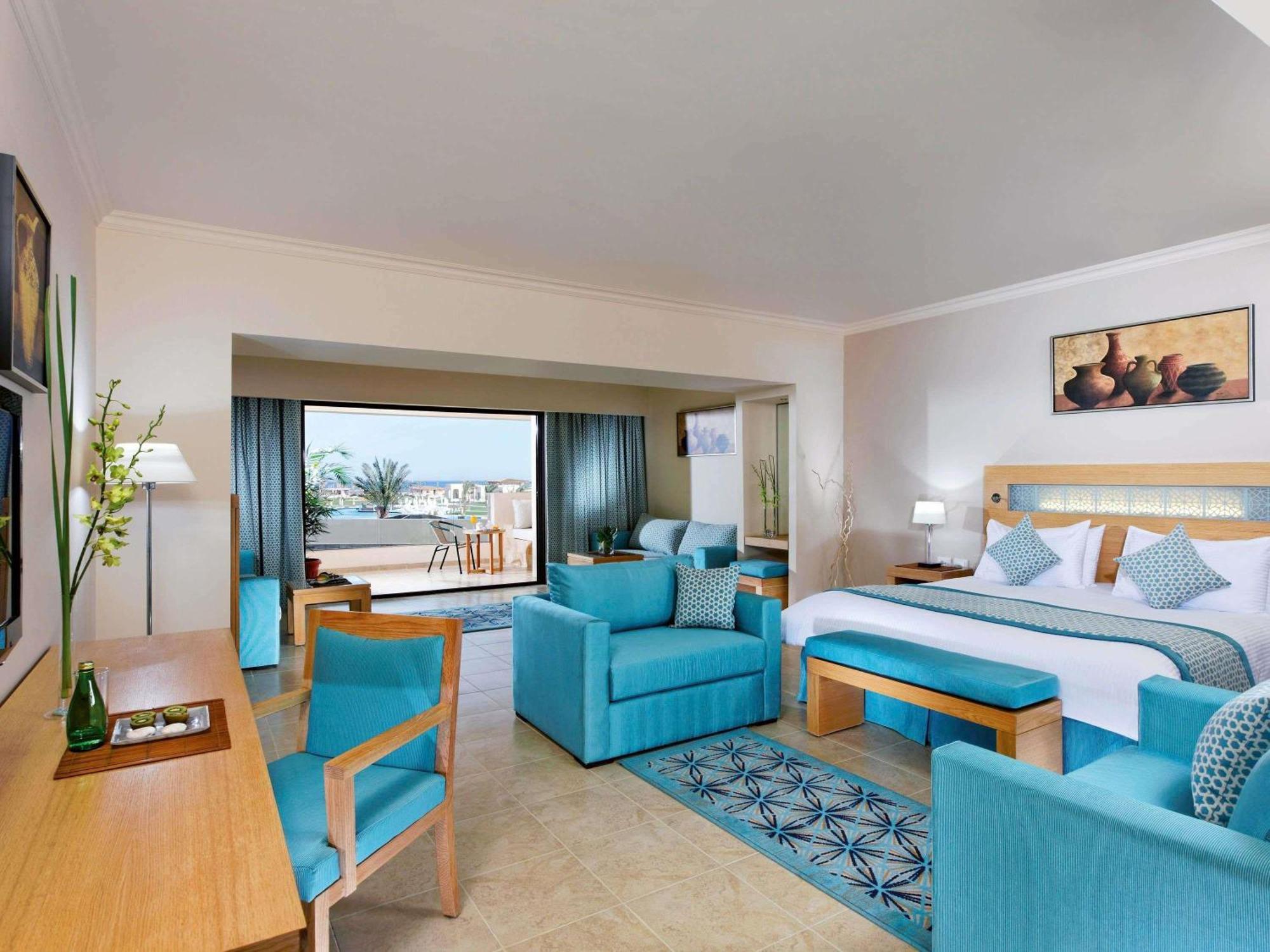 Deluxe Room with a Queen Bed